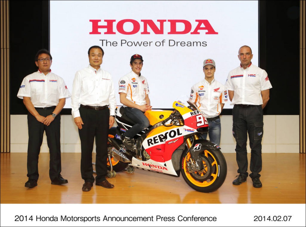 (from left) HRC President Tetsuo Suzuki, Honda President & CEO Takanobu Ito, Marc Marquez, Dani Pedrosa, Repsol Honda Team Principal Livio Suppo