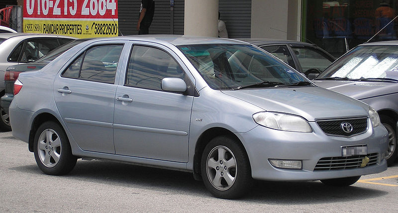 800px-Toyota_Vios_(first_generation)_(front),_Serdang
