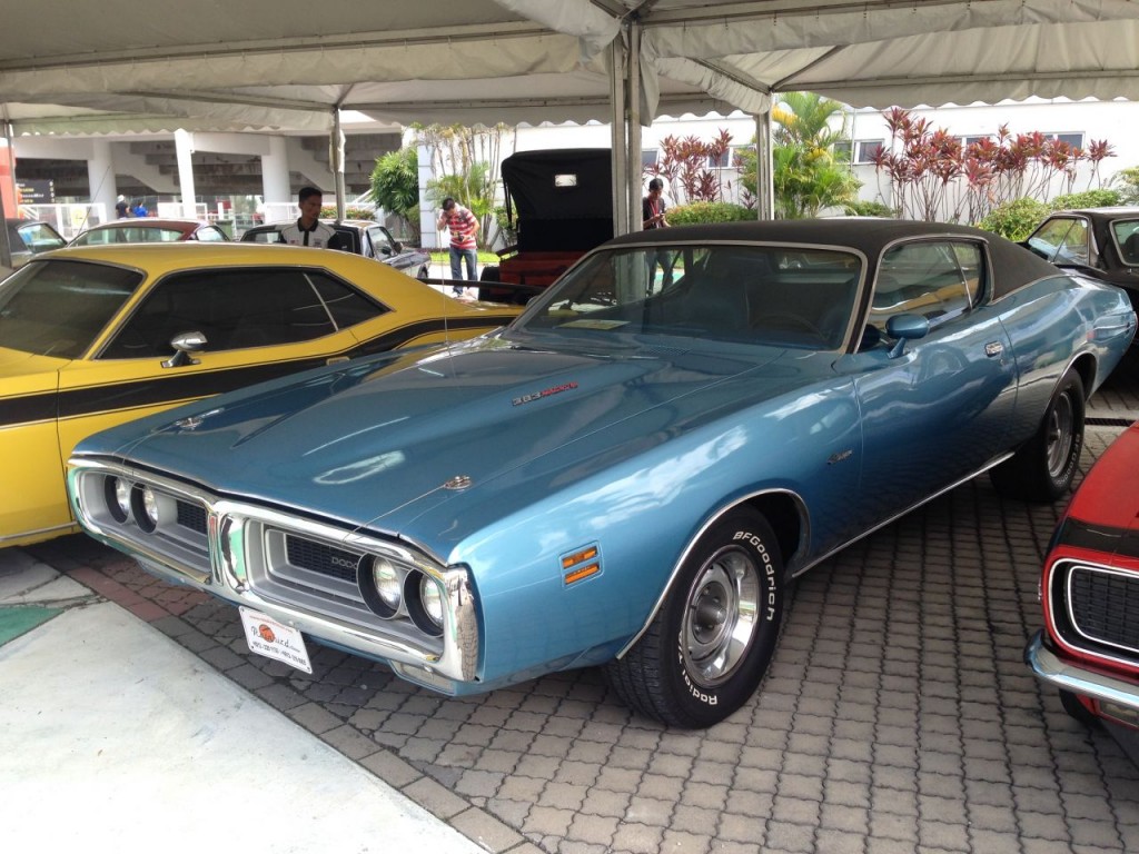 Yes, that's a Dodge Charger with 440ci V8! Remember 'Vanishing Point'?