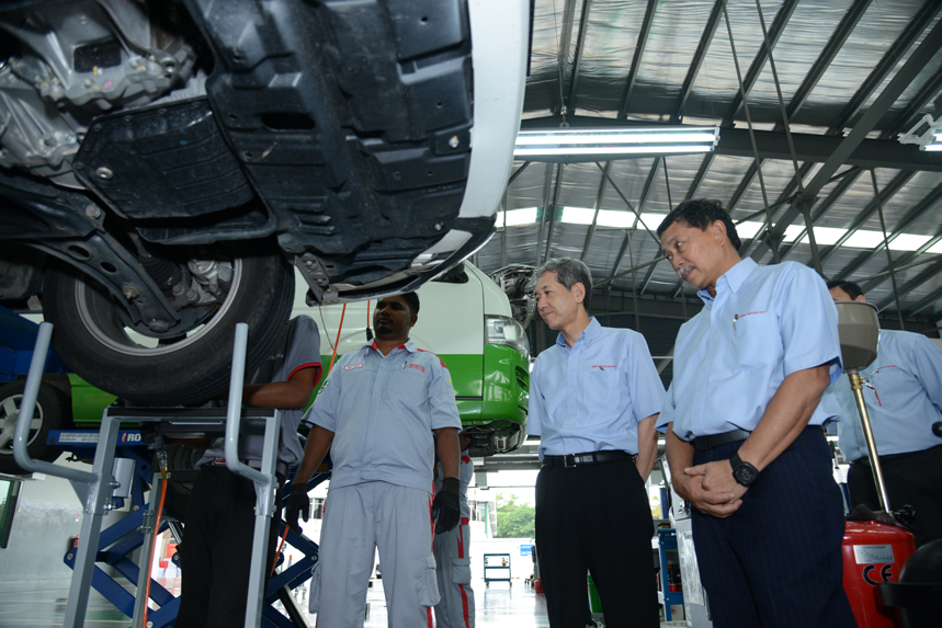 3. Datuk Ismet Suki (right) & Datuk Takashi Hibi listening during the_ facility tour