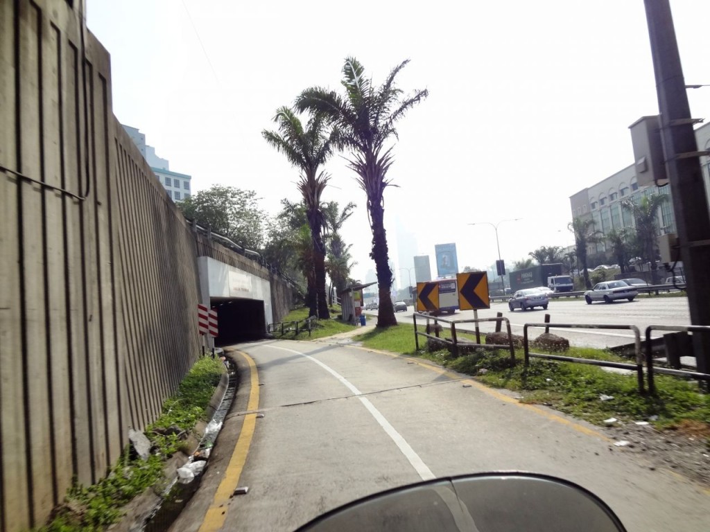 One of the worst bike tunnels, the exit is a sharp uphill right which is always wet