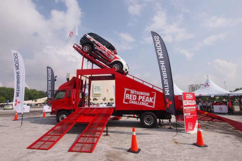 Pajero Sport VGT showing off its capabilities on the giant obstacle ramp