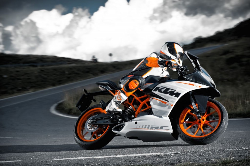 RC 390 action_2