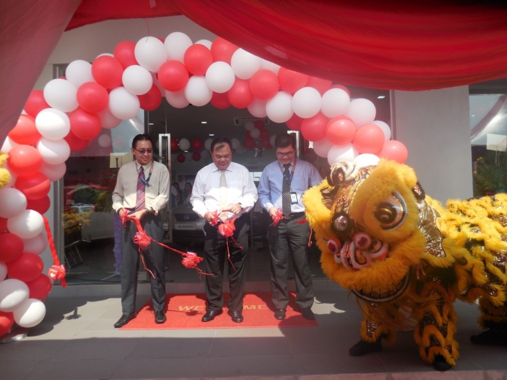 02_VIPs launched the Opening of Jitra Showroom