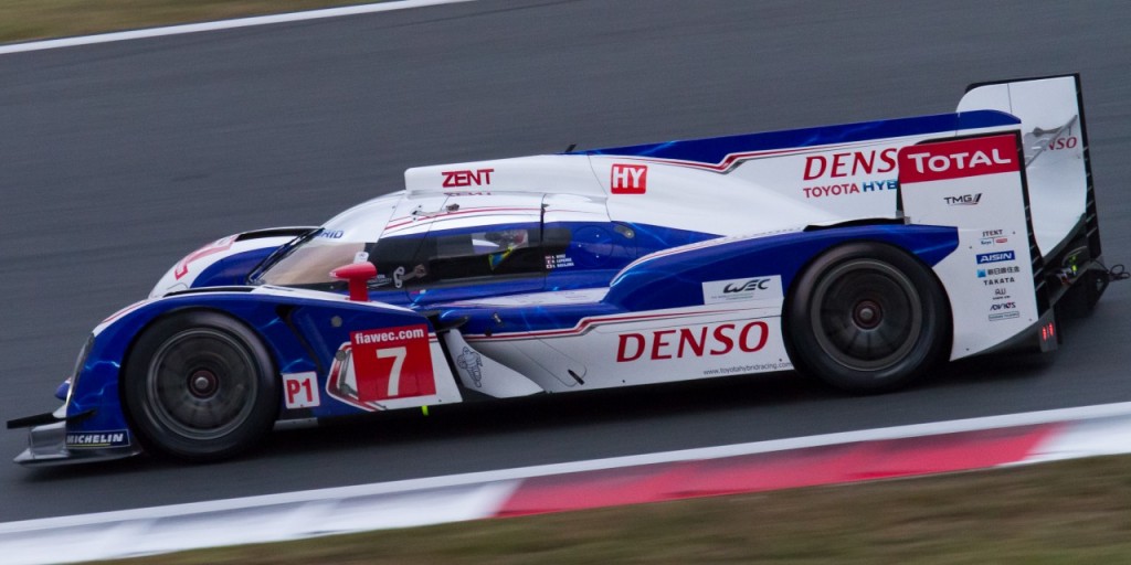 Toyota_TS030_Hybrid_(Alex_Wurz)_rear_2012_WEC_Fuji_FP2