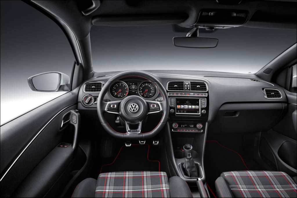 VW_Polo_GTI_2015-17