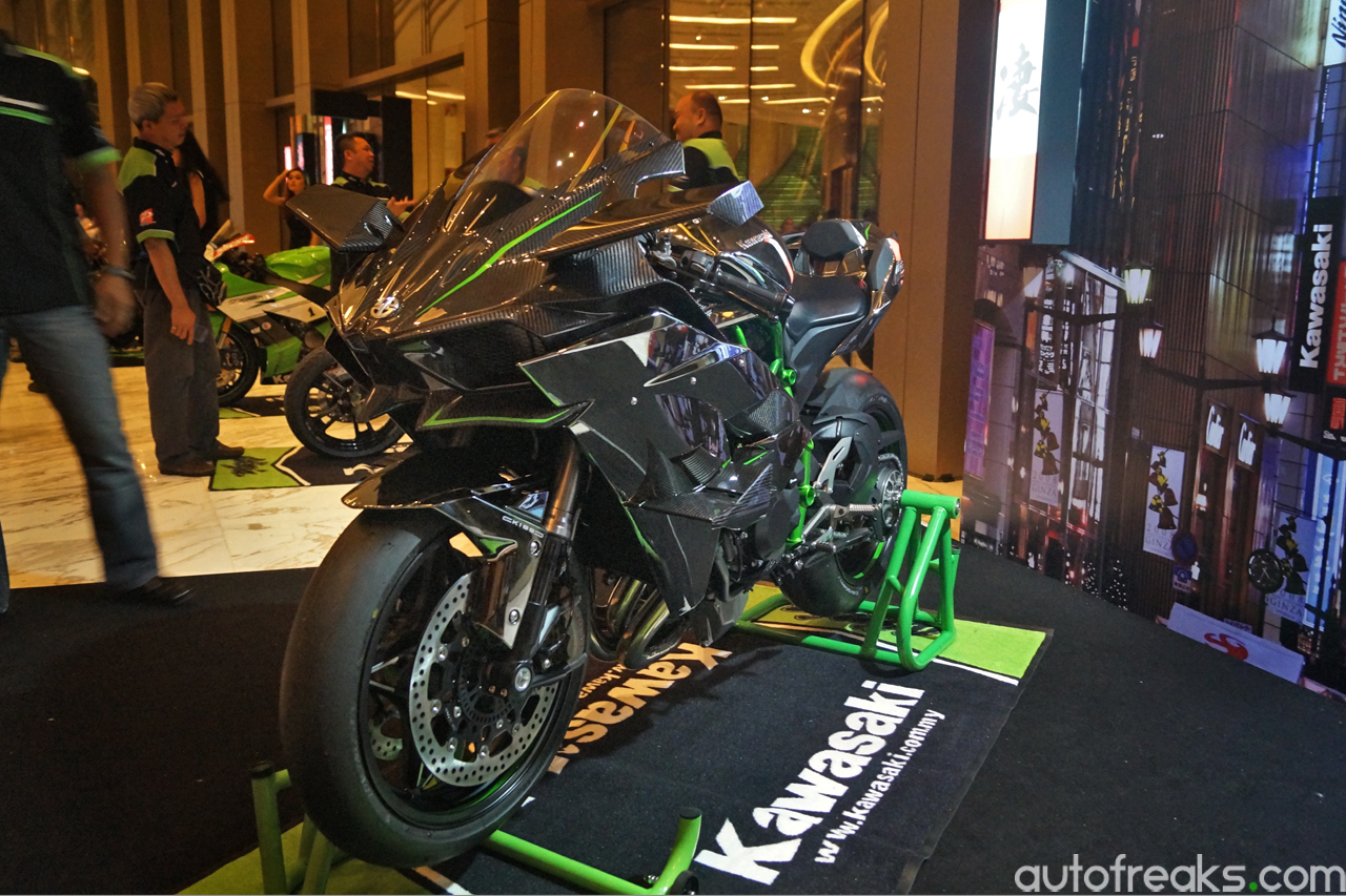 Kawasaki H2 H2R Vulcan Launch