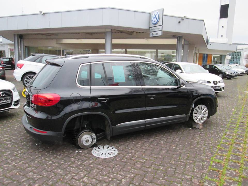 Dealership_Audi_RimsStolen_Germany-05