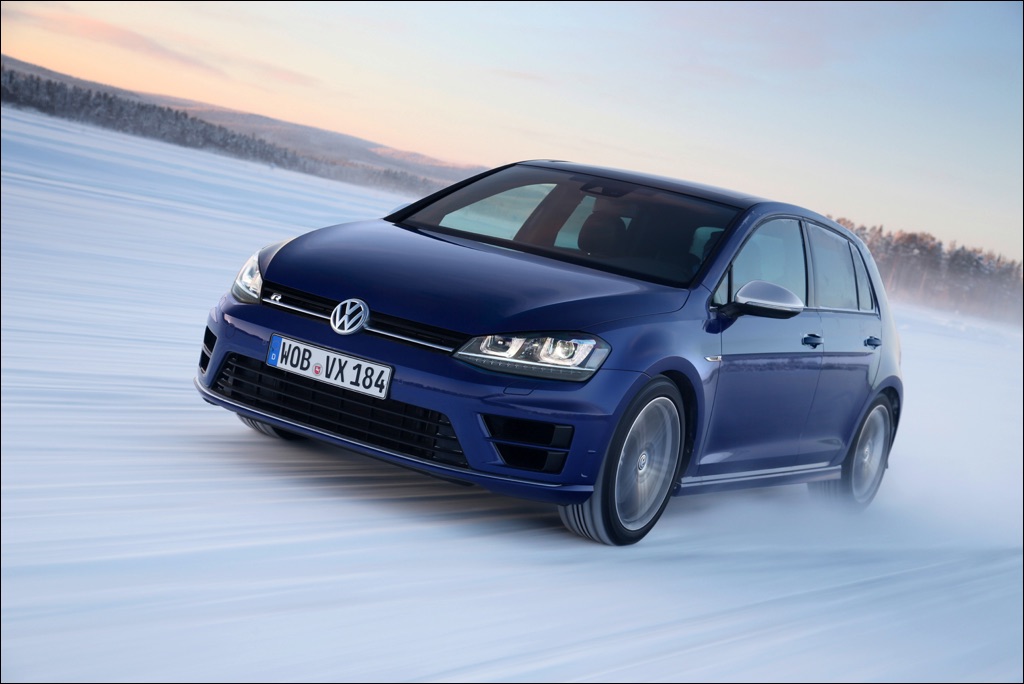 Volkswagen_Golf_R