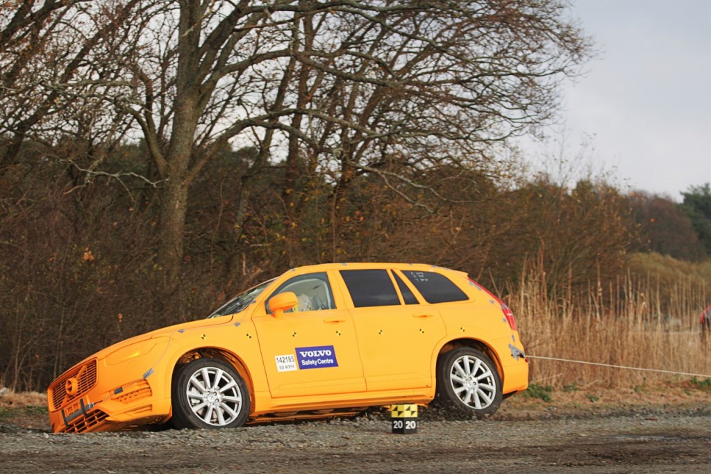 154749_Volvo_XC90_crash_test