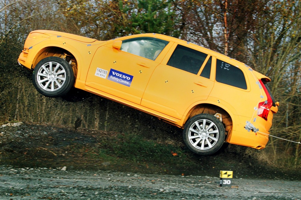 154751_Volvo_XC90_crash_test