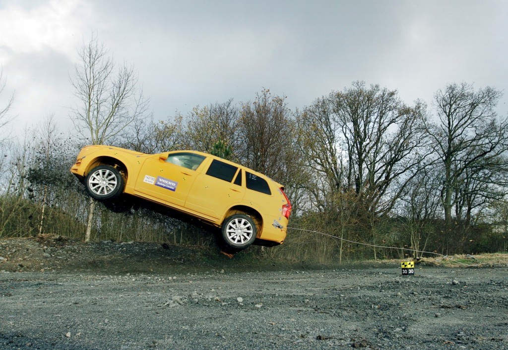 154752_Volvo_XC90_crash_test