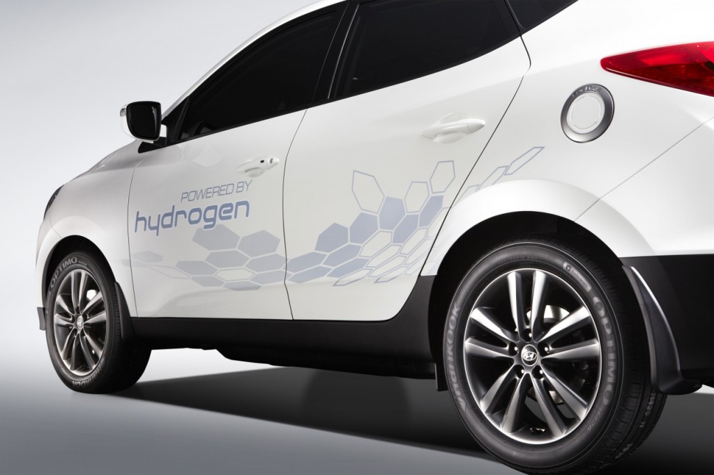 Hyundai First To Offer Hydrogen Fuel Cell Vehicles to Canadian Public