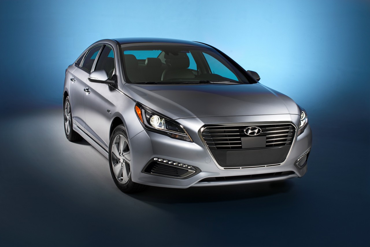 42746_2016_Hyundai_Sonata_Plug_in_Hybrid_Electric_Vehicle_PHEV_Front_Exterior