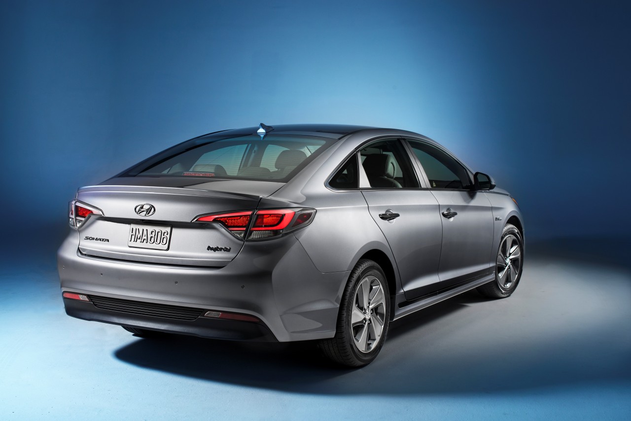 42748_2016_Hyundai_Sonata_Plug_in_Hybrid_Electric_Vehicle_PHEV_Rear_3_4_Exterior