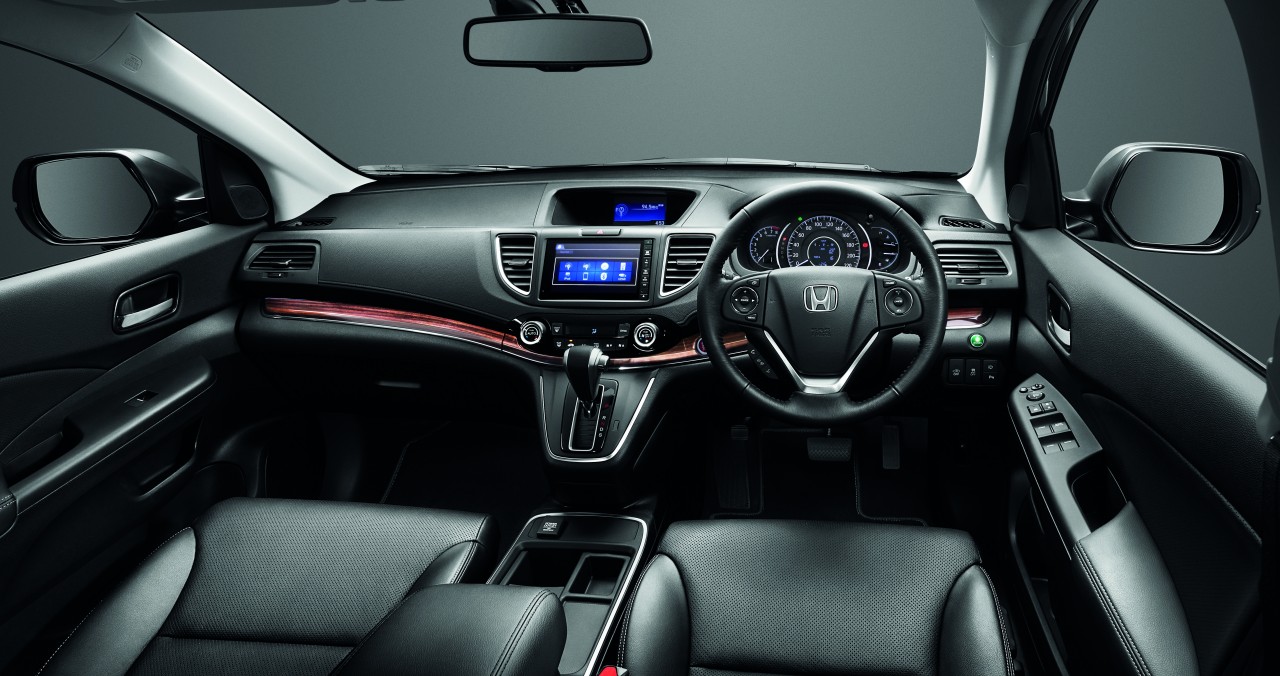 Interior of the New CR-V is completed with silver coating and chrome plating
