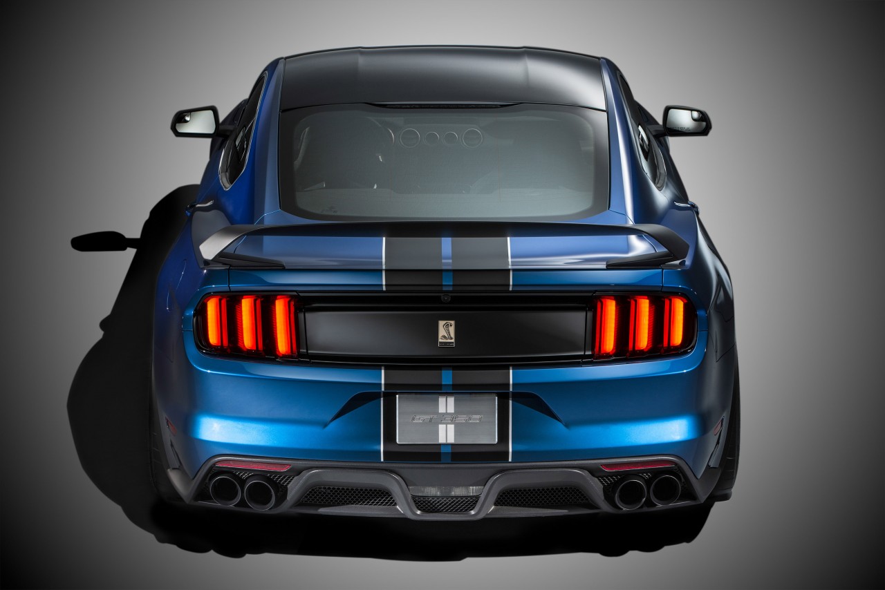 ShelbyGT350R_08_HR