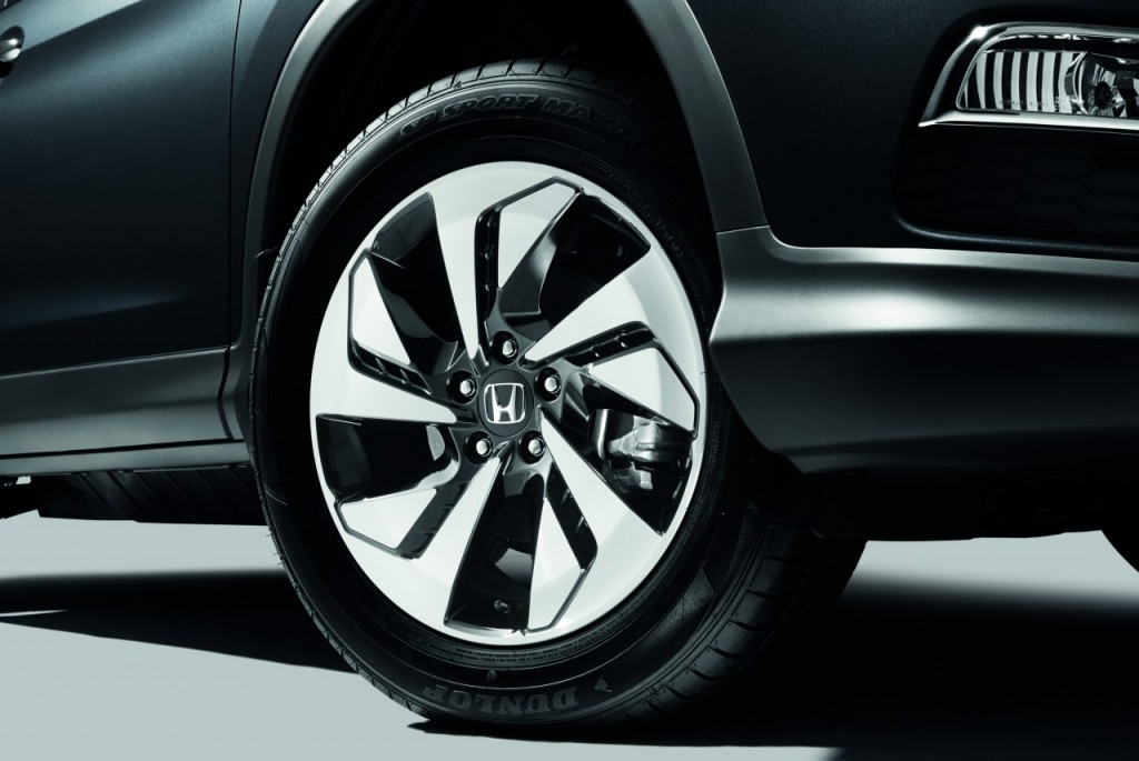 The stylish 18-inch alloy wheels