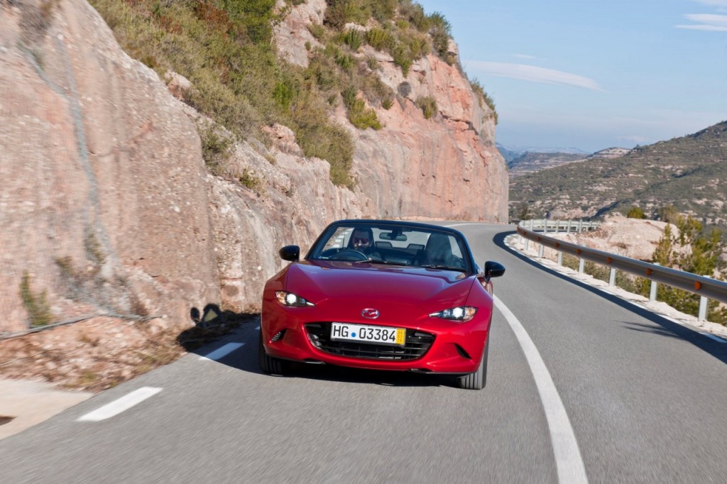 mx-5_2015_action_16_screen