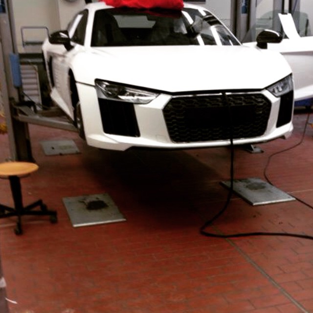 2016-audi-r8