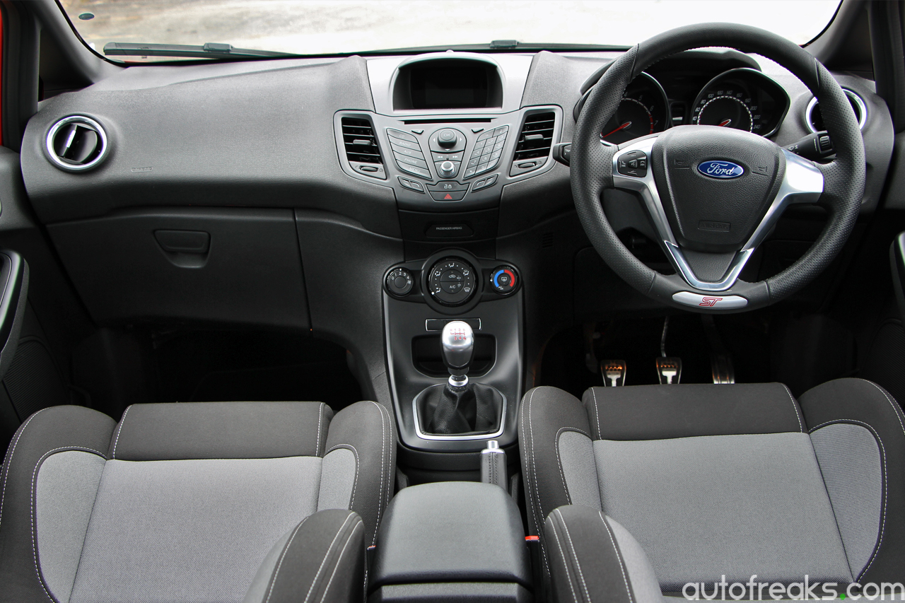 Ford-Fiesta-2015 (10)