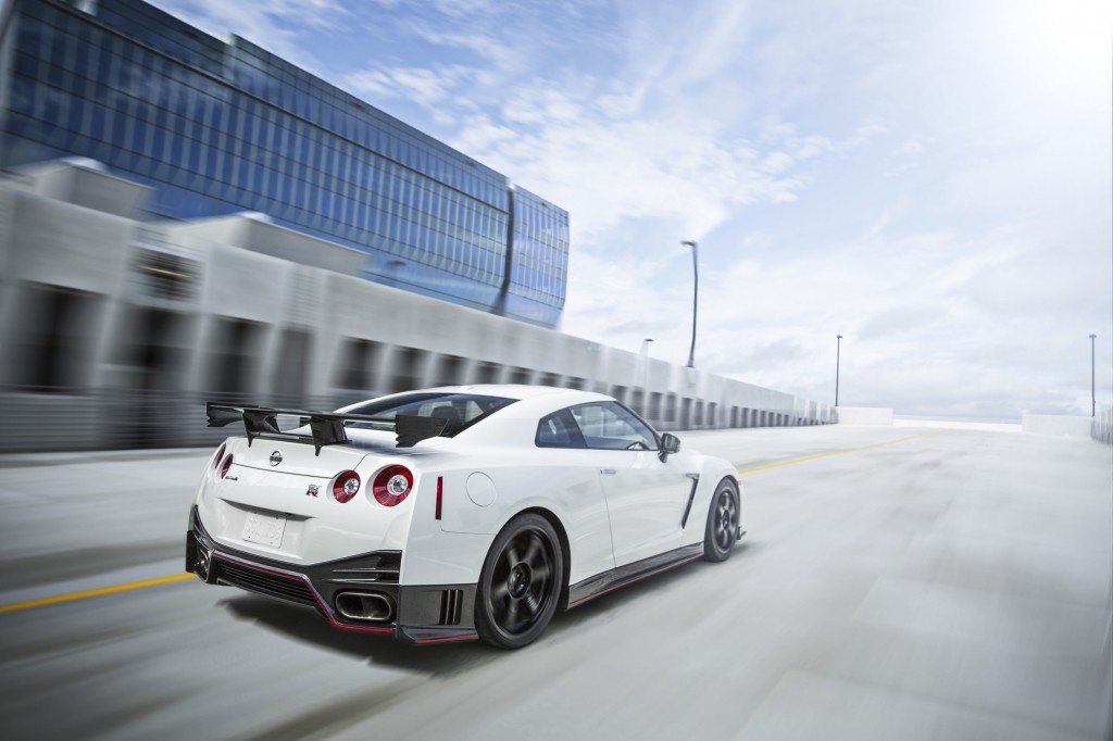 2016-nissan-gtr-003-1