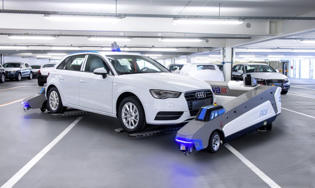 Audi-Werk bewegt Autos per Roboter