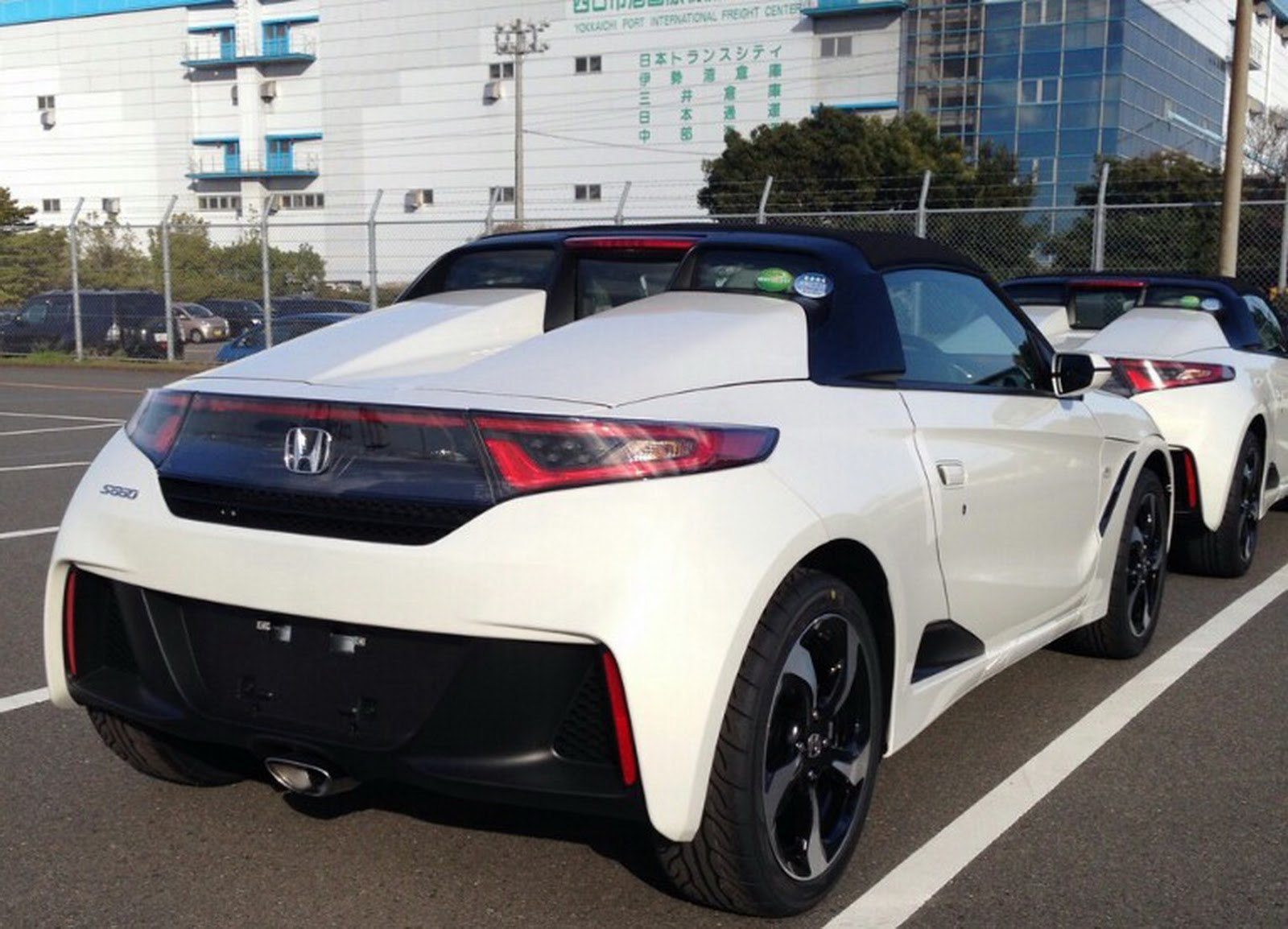 Honda S660 Roadster Caught Undisguised In Production Form Autofreaks Com