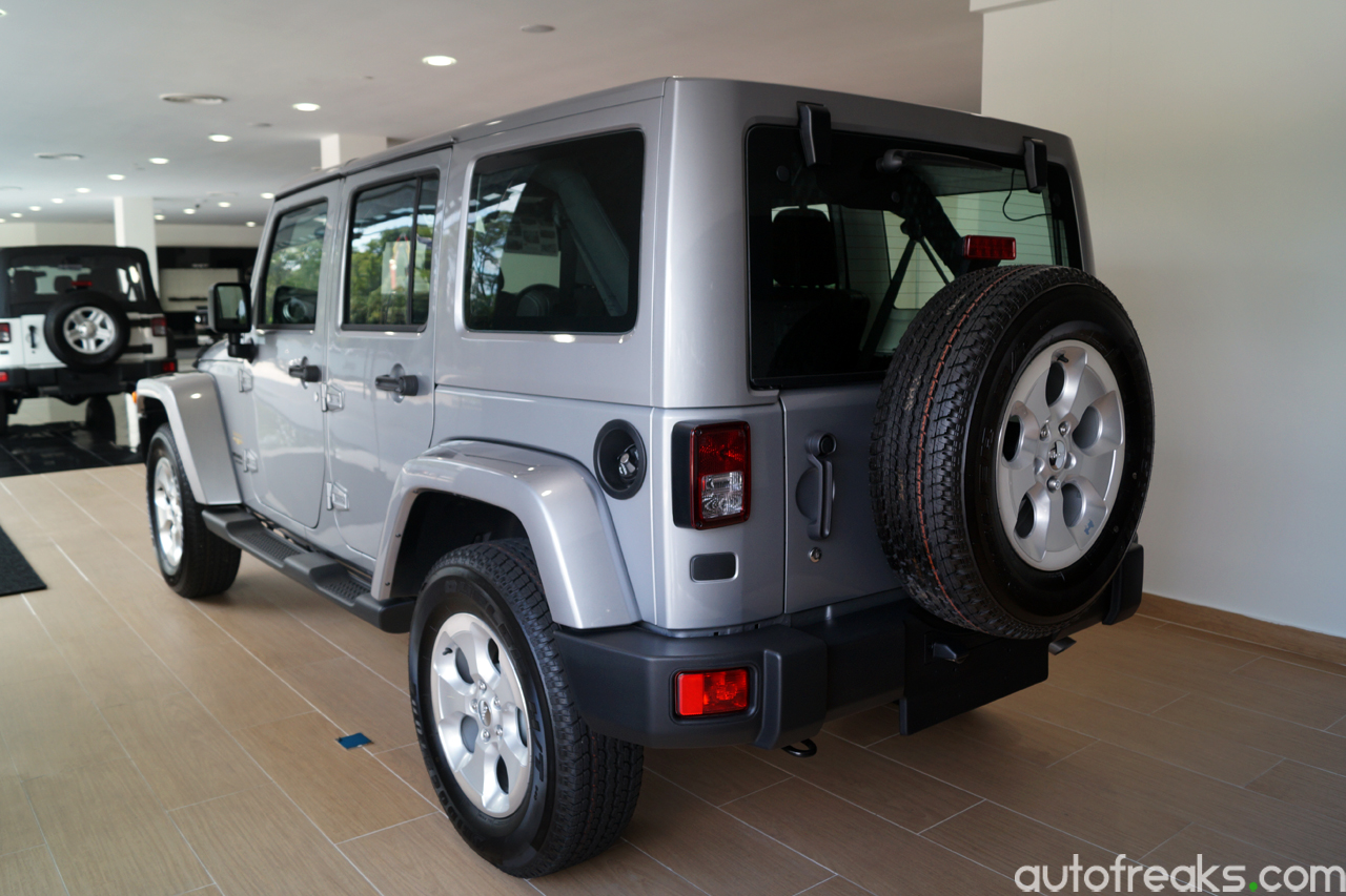 Jeep_Wrangler_Unlimited_Sahara (5)