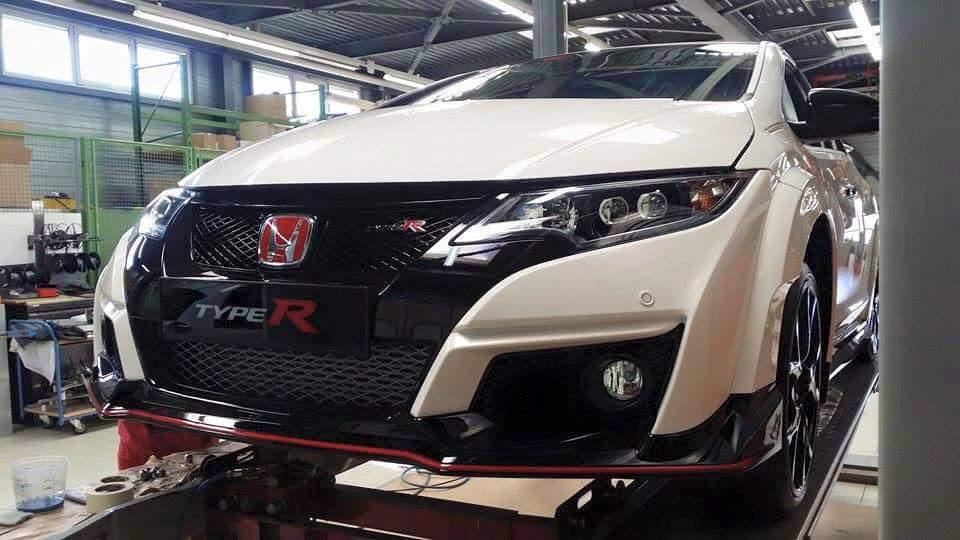 production-new-civic-type-r-spied-1