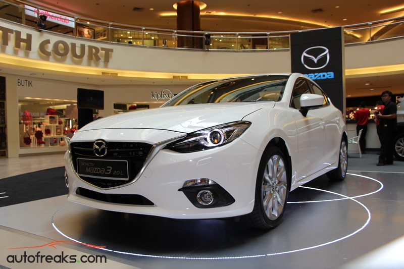 2015 Mazda3 2.0 CKD - 16