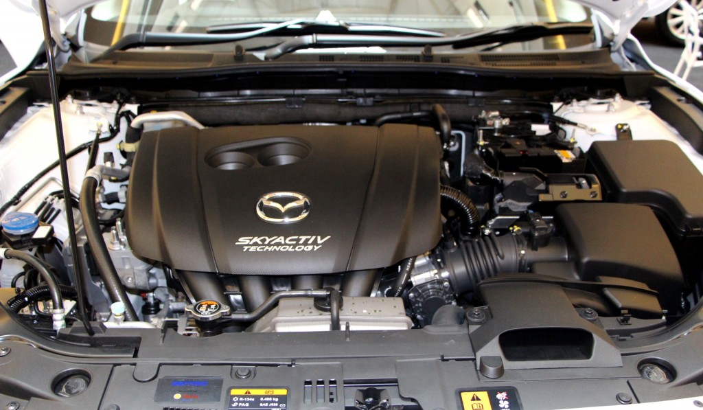 2015 Mazda3 2.0 CKD - 24