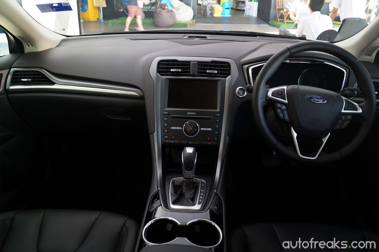 2015_Ford_Mondeo_EcoBoost (15)