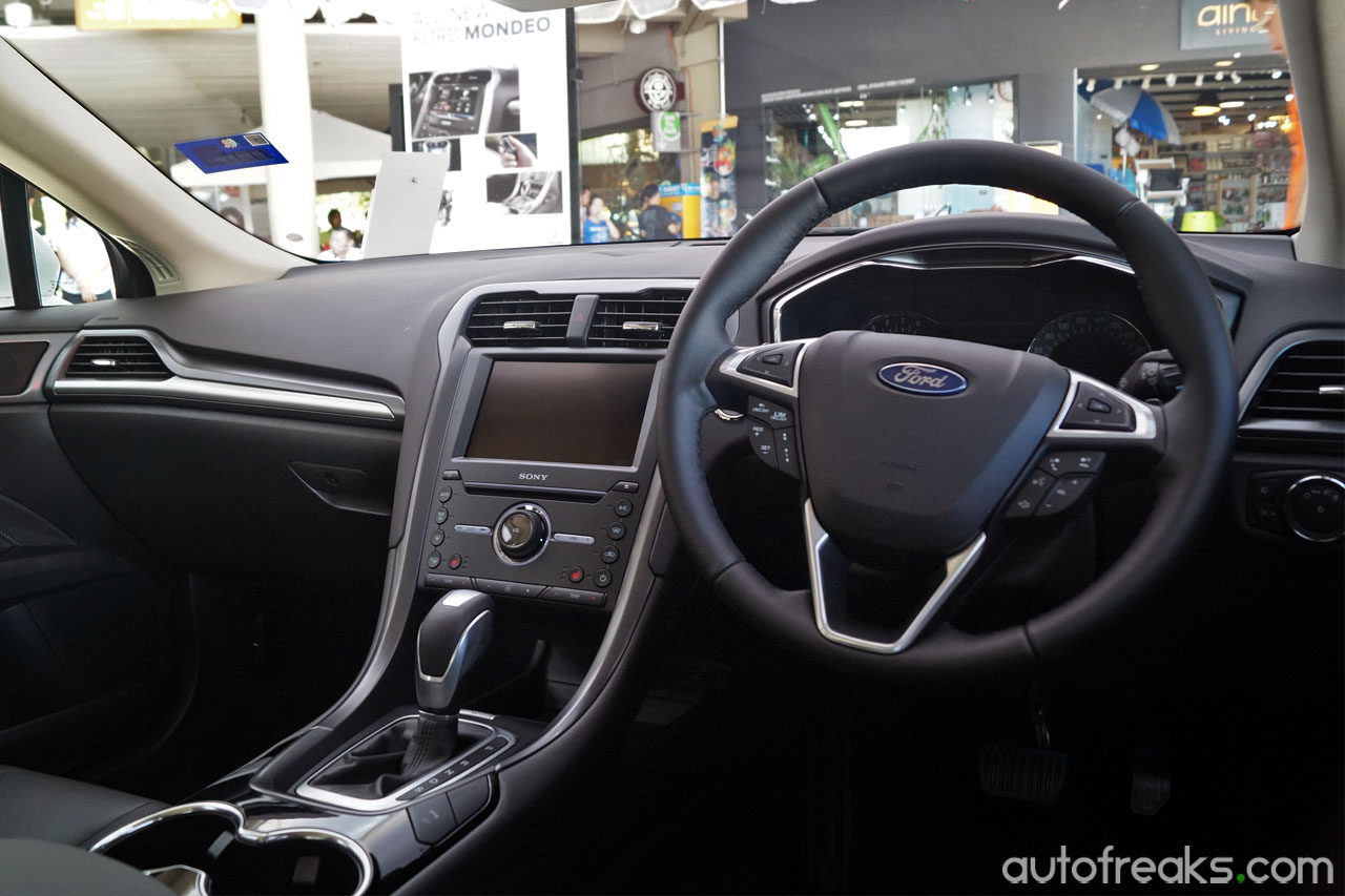 2015_Ford_Mondeo_EcoBoost (16)