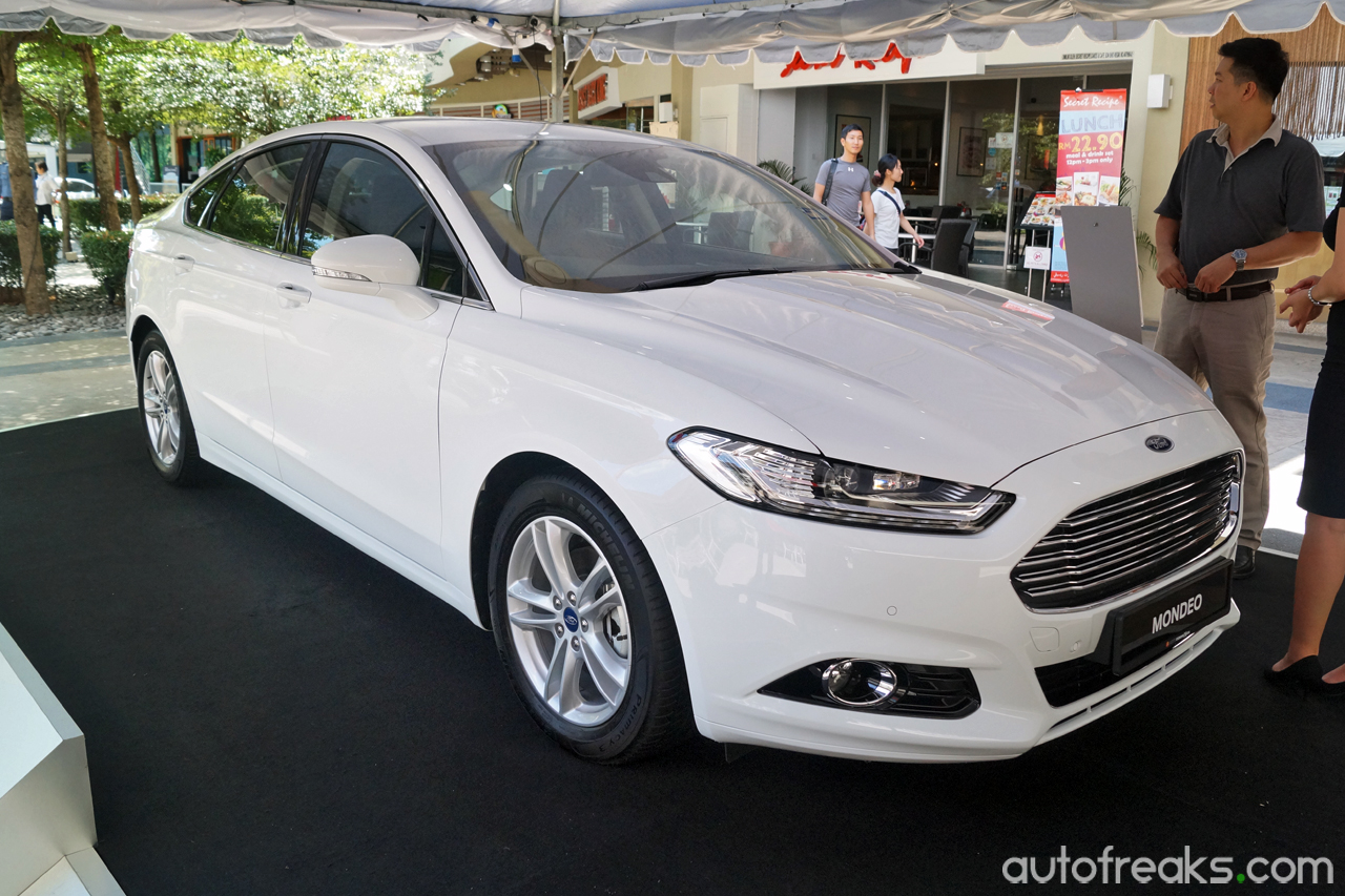 2015_Ford_Mondeo_EcoBoost (37)