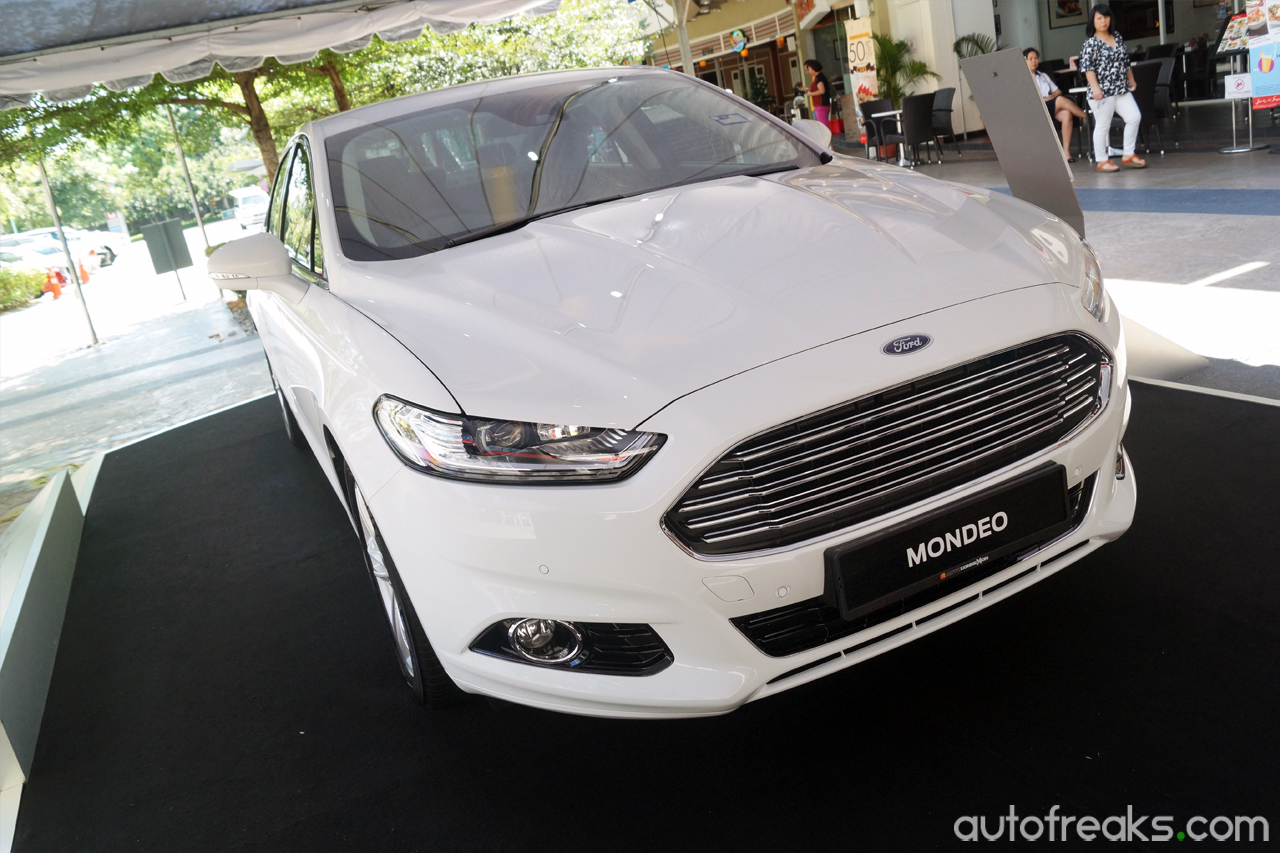 2015_Ford_Mondeo_EcoBoost (38)