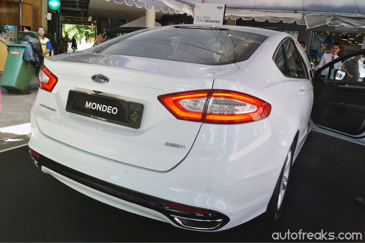2015_Ford_Mondeo_EcoBoost (5)