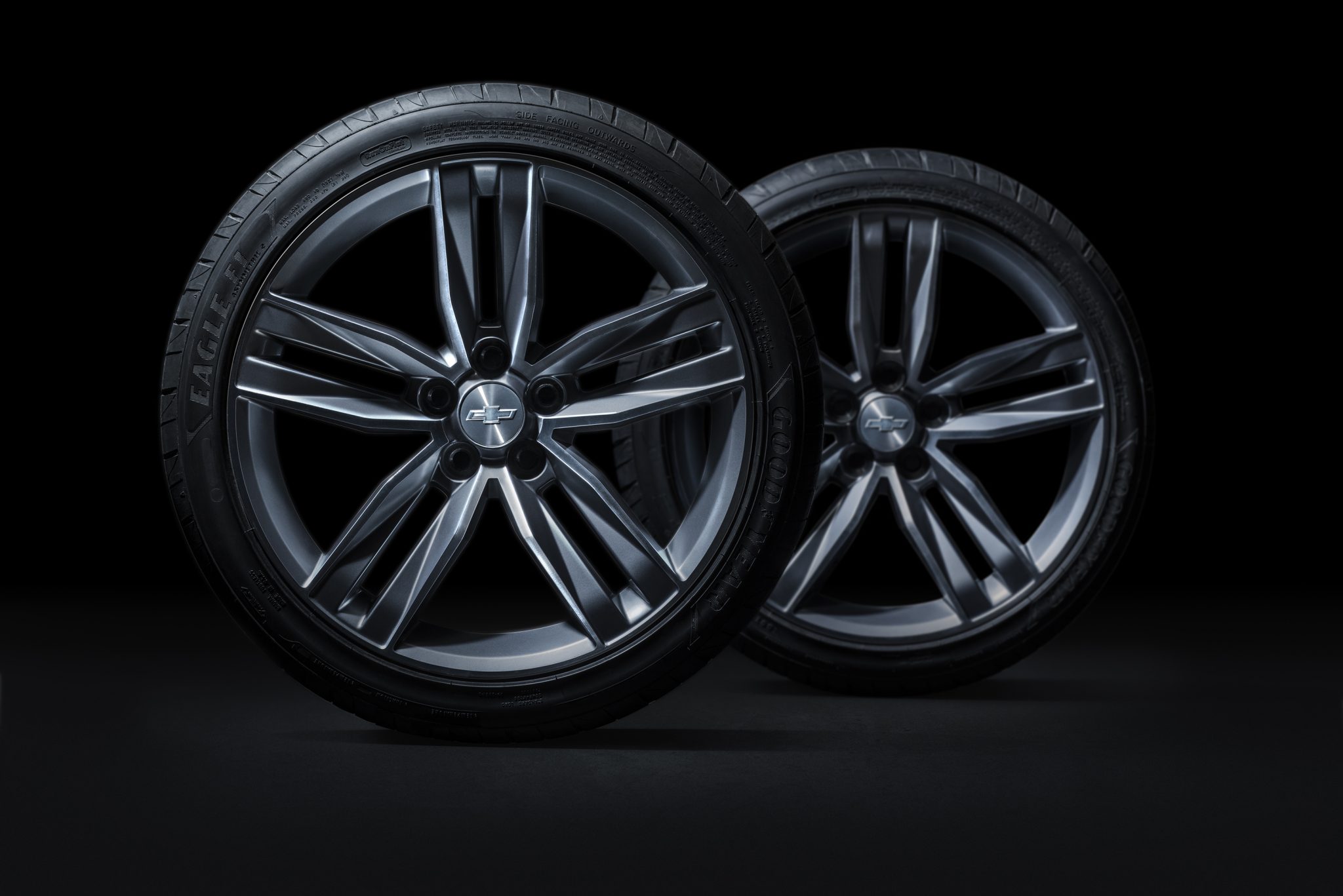 2016 Chevrolet Camaro Wheels and Tires
