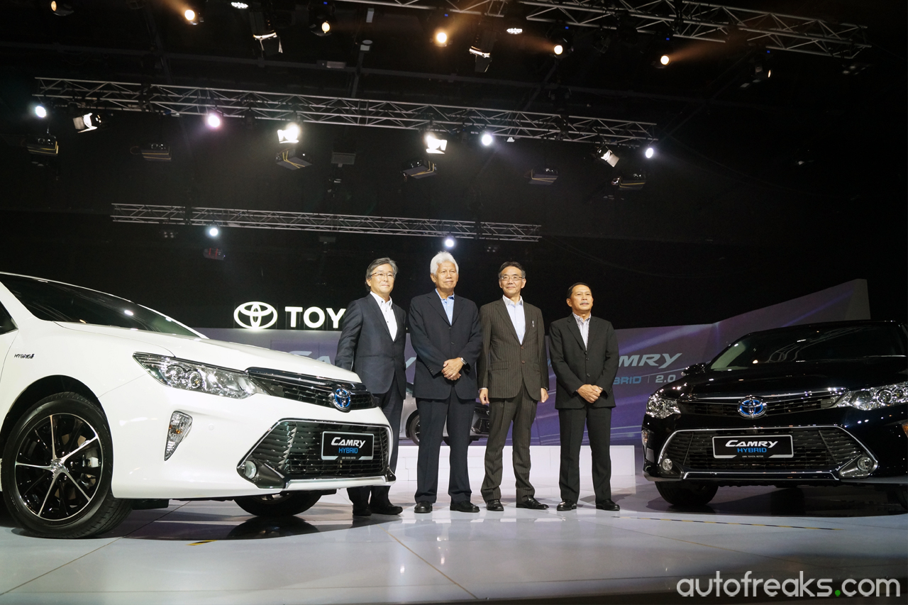Toyota_Camry_Launch_2015_Cover