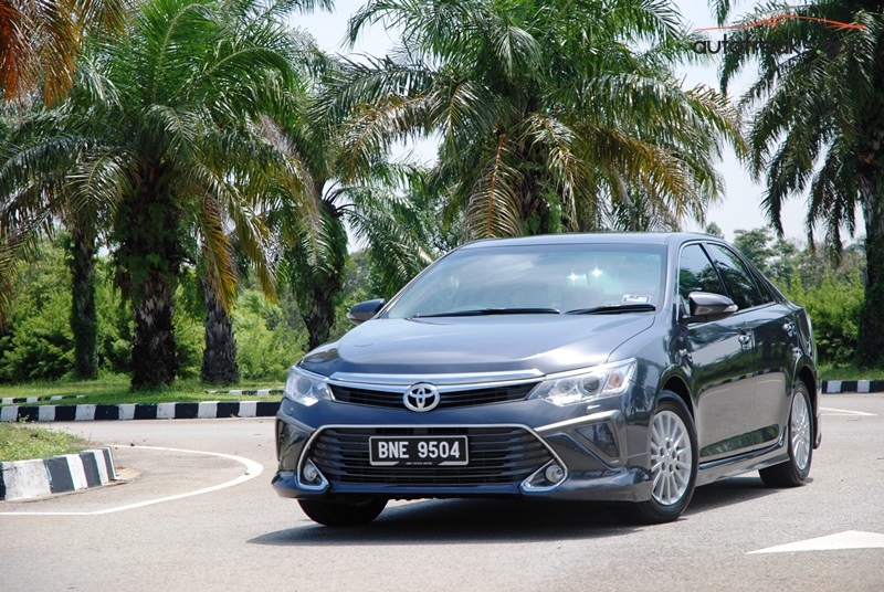 2015 Toyota Camry - 11