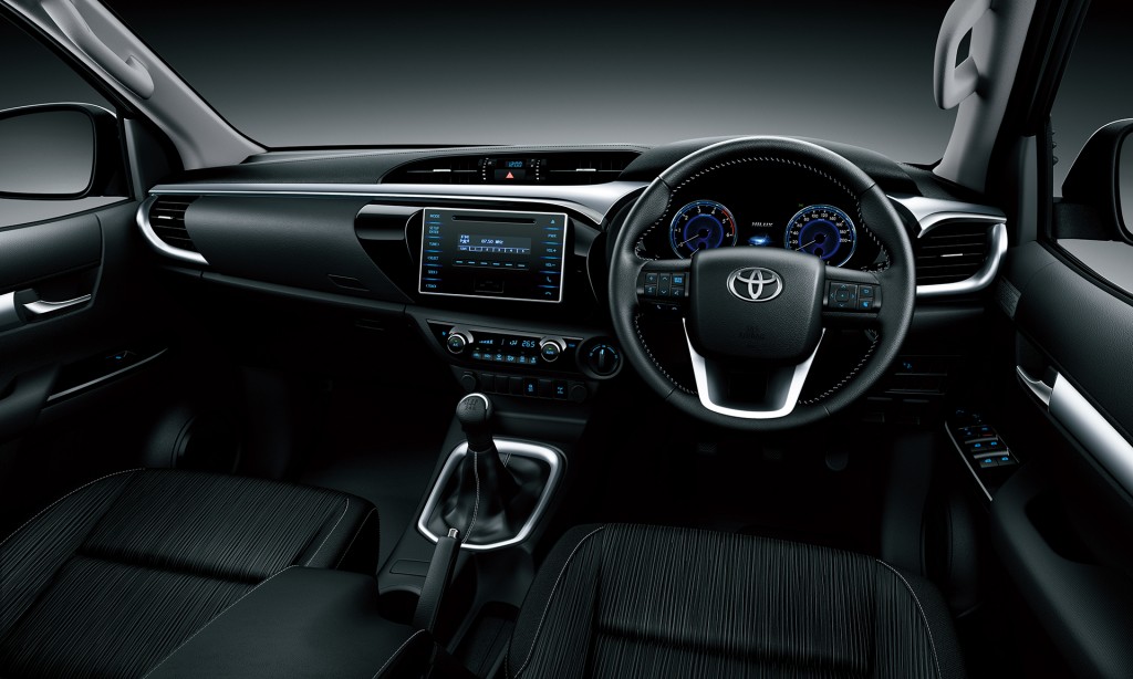 2015 Toyota Hilux (14)
