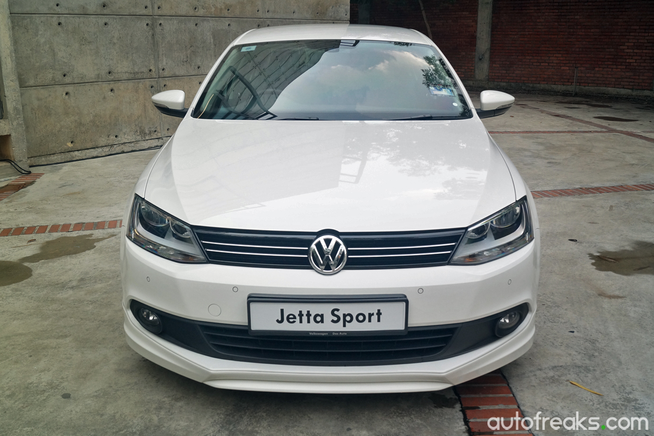 2015_Volkswagen_VW_Jetta_Limited_Edition (2)