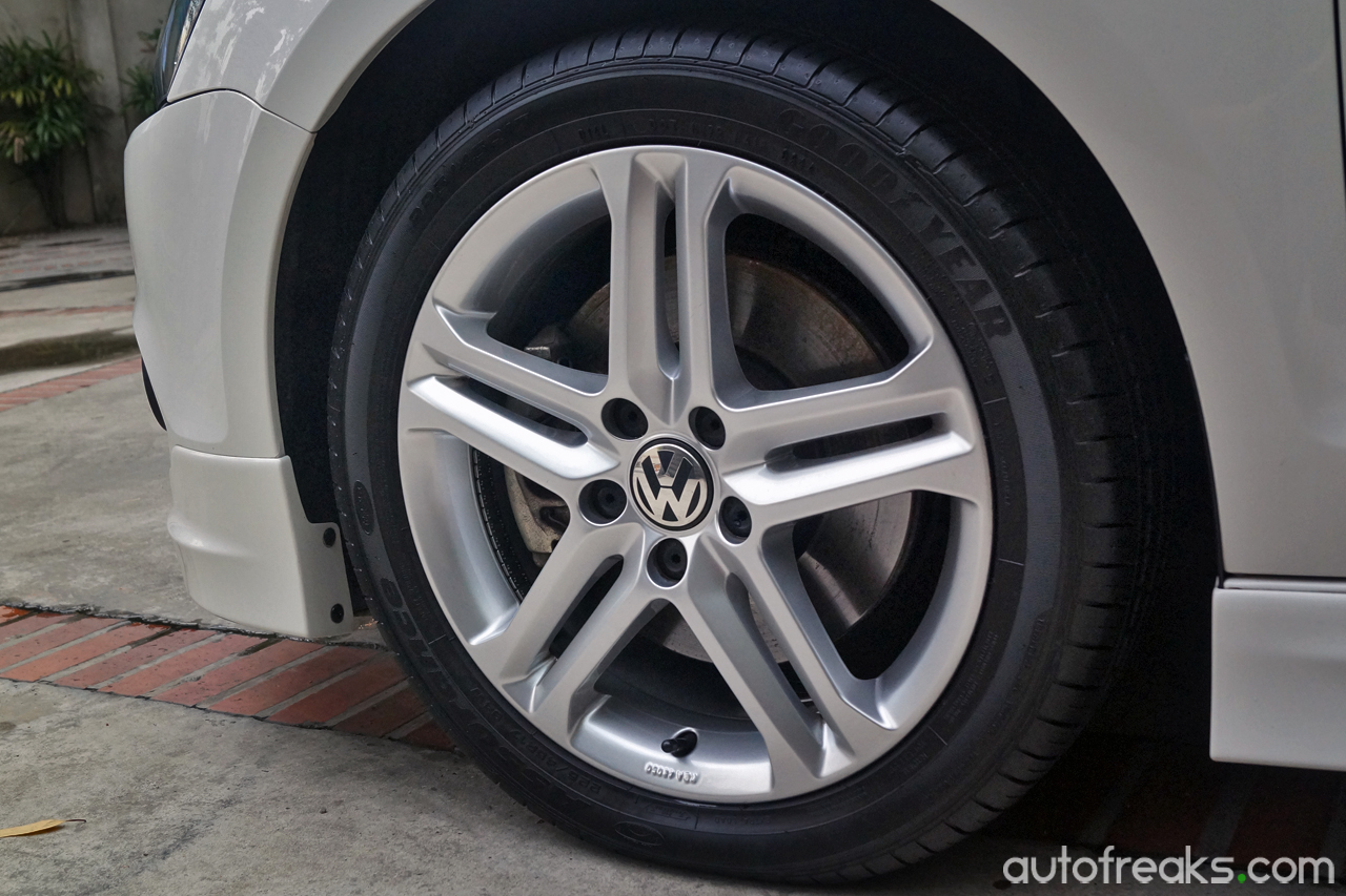 2015_Volkswagen_VW_Jetta_Limited_Edition (3)