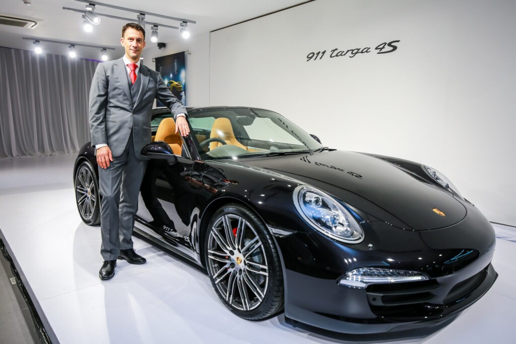 Arnt Bayer, CEO SDAP with 911 Targa 4S (1)