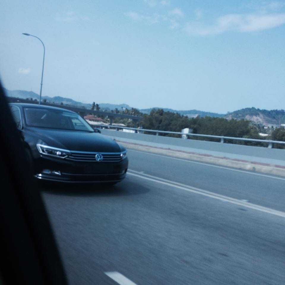 VW_Passat_Spied_2