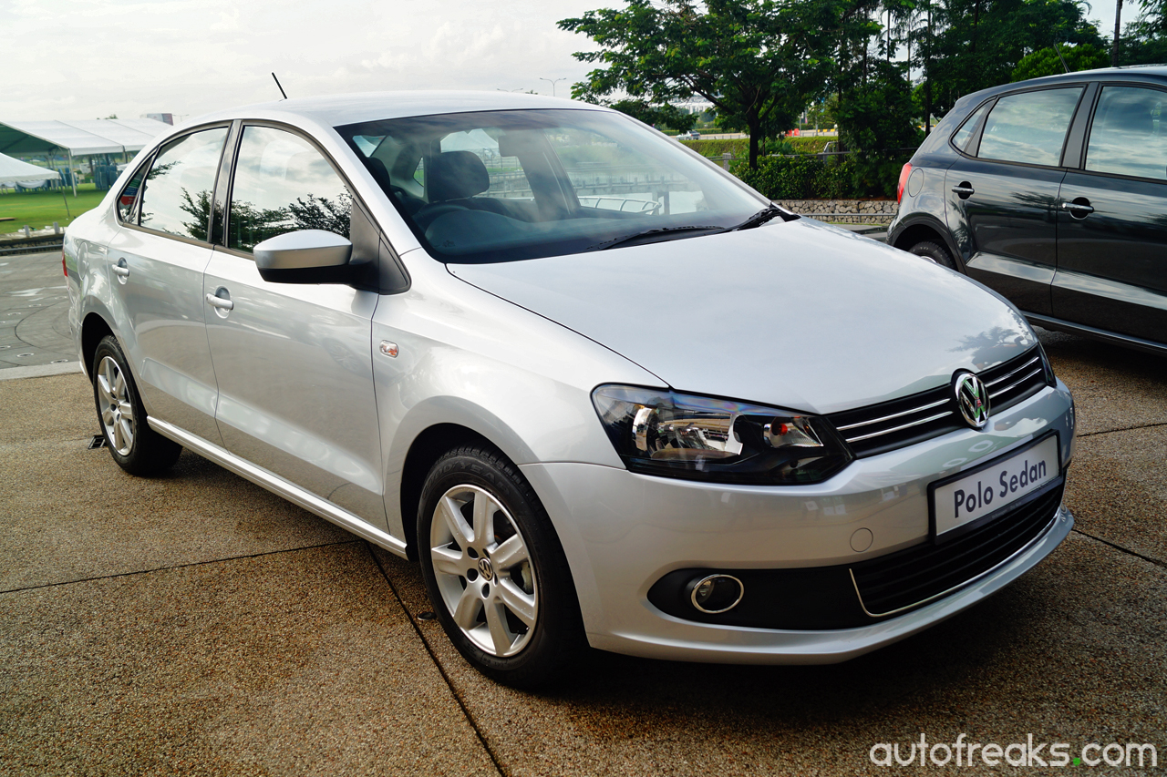 Volkswagen_Polo_Sedan_facelift (1)