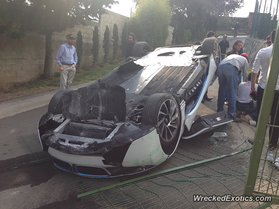 BMW_i8_Flip_1