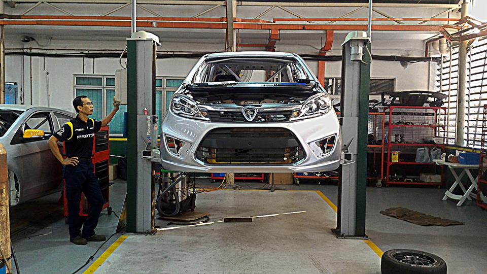 Proton_Iriz_R3_Race_Car_1