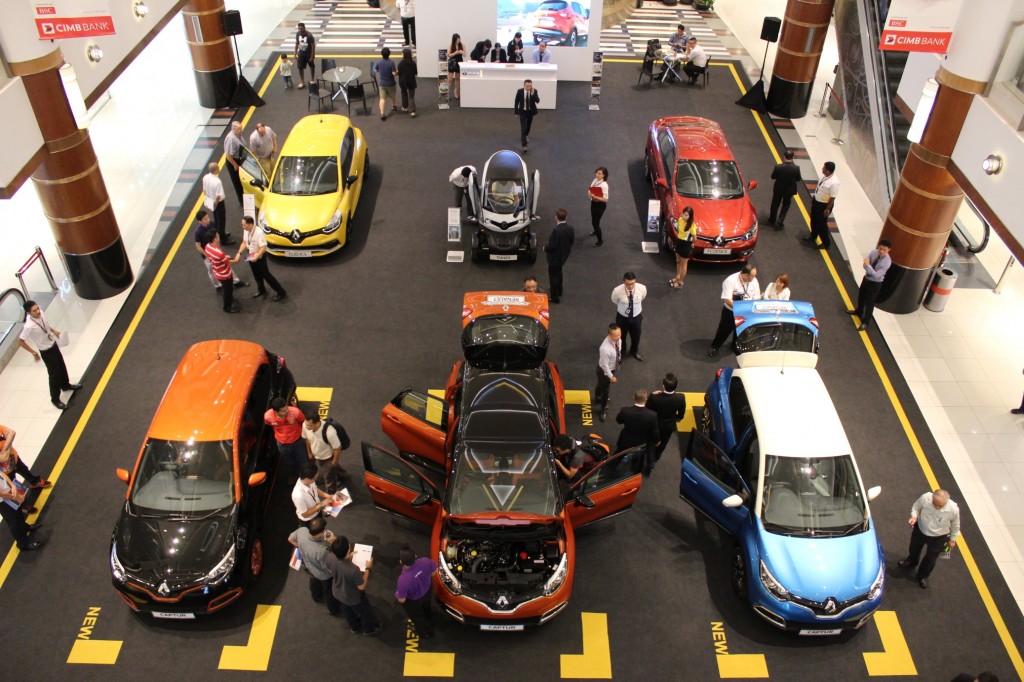 Renault roadshow featuring the new stylish Captur crossover 1