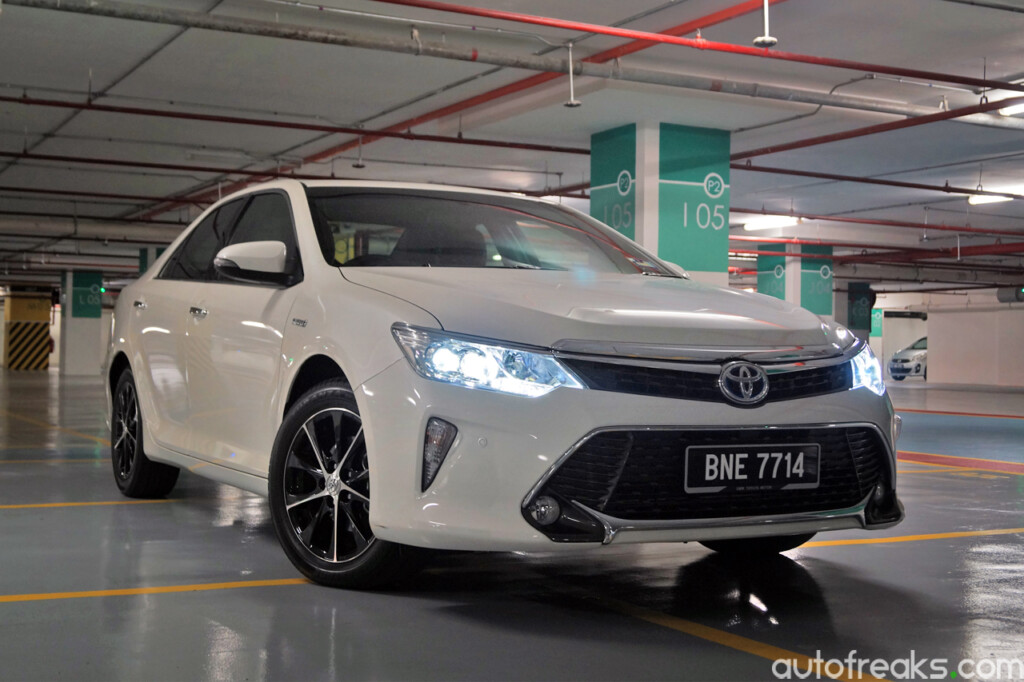 Toyota_Camry_Hybrid_2015 (31)